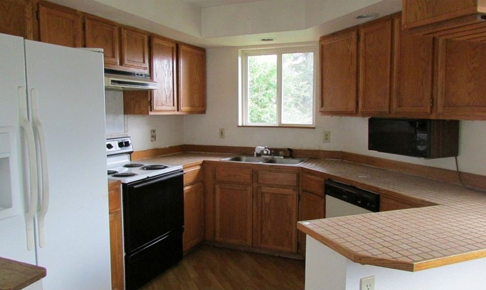 2nd image of 5202 S Trafton St