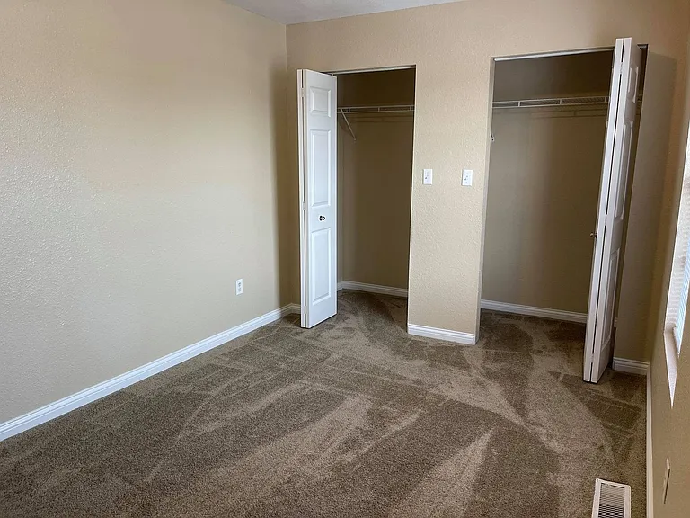 Fox Brook Apartments — Photo 35