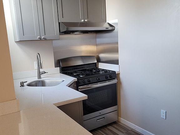 4th image of 333 San Carlos St #Top
