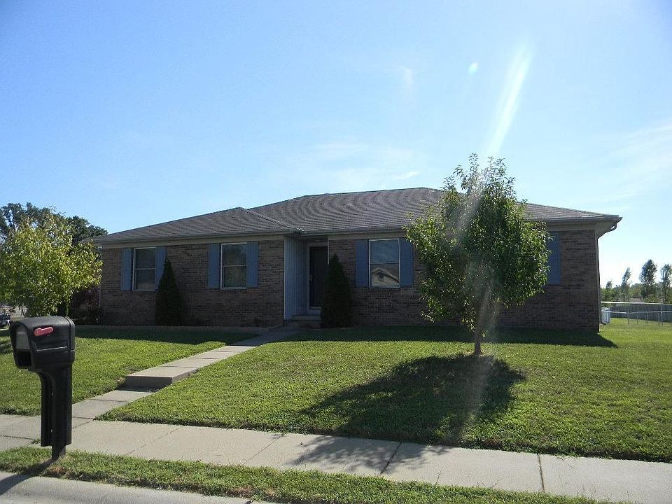 1st image of 4900 Yellowstone Dr