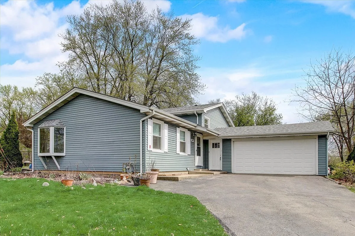 6065 Chase Ave photo 1
