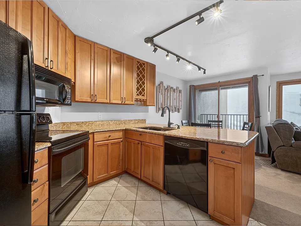 313 Iron Horse Way #C2023