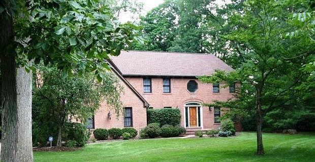 1st image of 464 Retreat Ln N