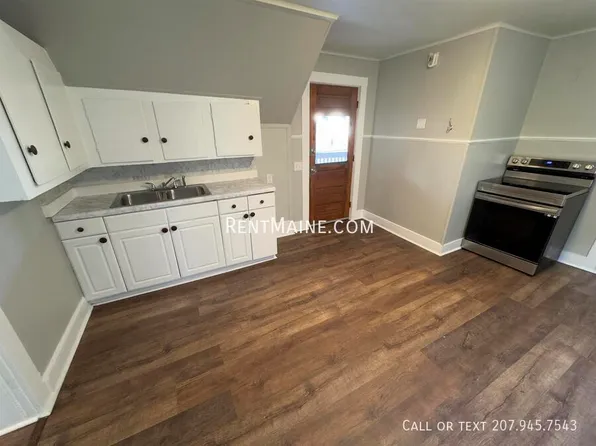 51 Bosworth St APT 4, Old Town, ME 04468