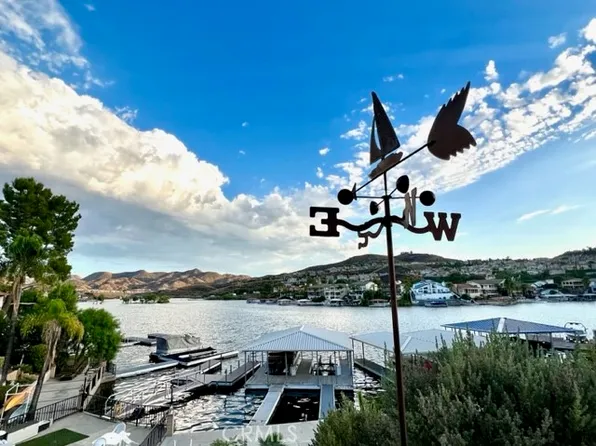 30140 Longhorn Dr, Canyon Lake, CA 92587