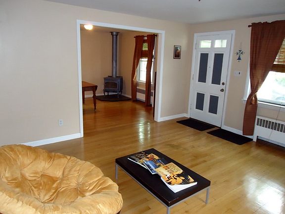 2nd image of 9 Admiral St