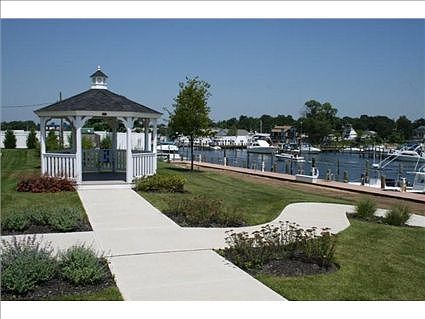 2nd image of 102 Jackie Ct