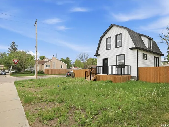 1376 KING STREET, Regina, SK S4T 4G2