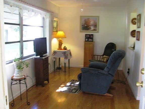 4th image of 9273 SW 82nd Ter Unit A