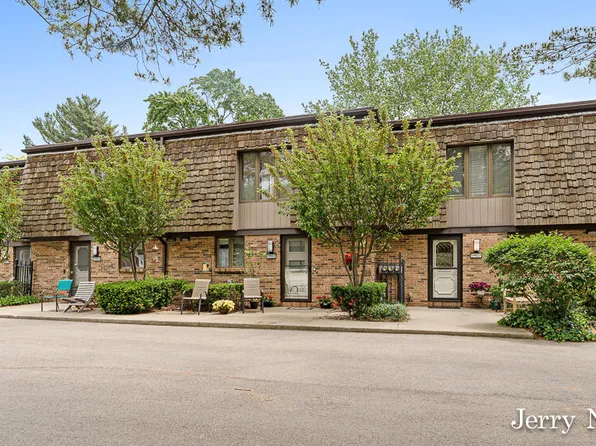 1992 S Shore Dr APT 1, Holland, MI 49423
