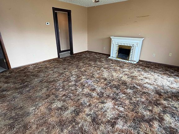 4th image of 80 Naomi Ln