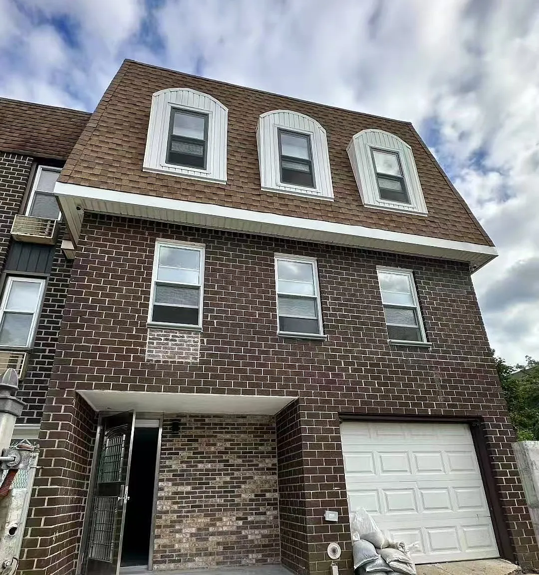 2 bed, 650 sqft, $2,700 — Photo 1