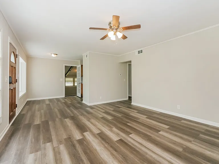 39299_018_living_room_12970310.jpg