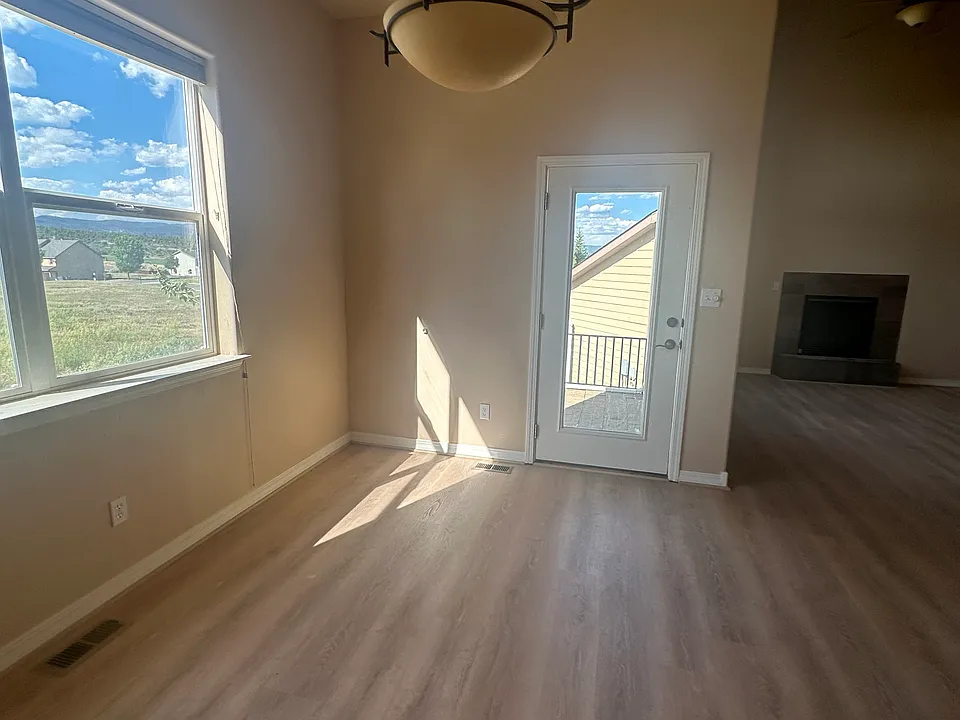 109 Cinnamon Dr #4