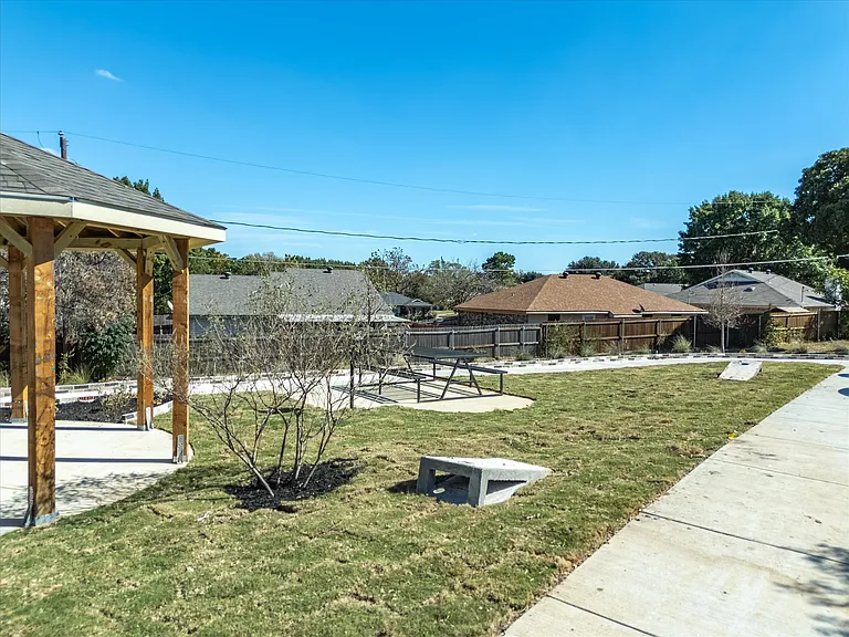 6215 Roby Dr — Photo 11