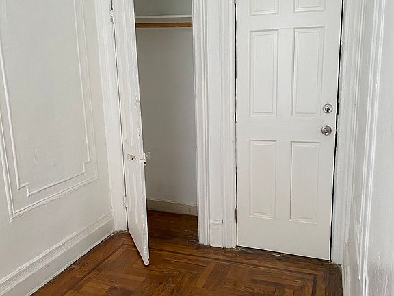 5th image of 257 Vernon Ave #2