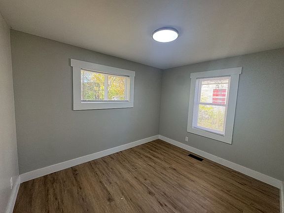 5th image of 1530 N Sheridan Ave