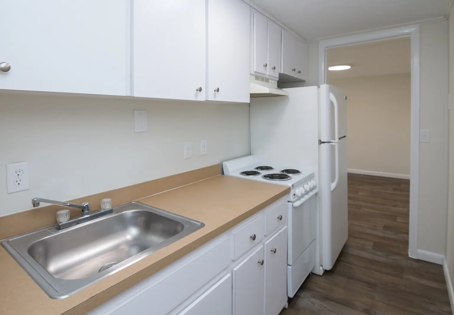 1 bed, 576 sqft, $980 — Photo 3