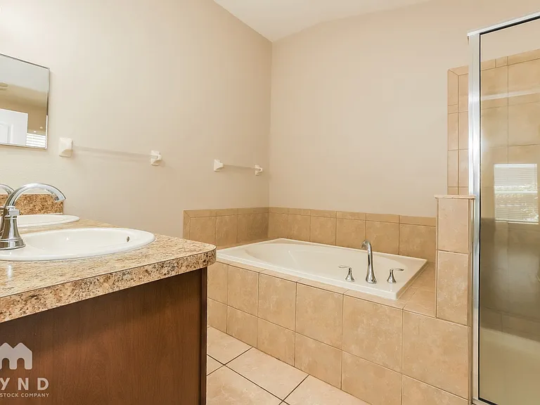 12526 Cricklewood Dr — Photo 9