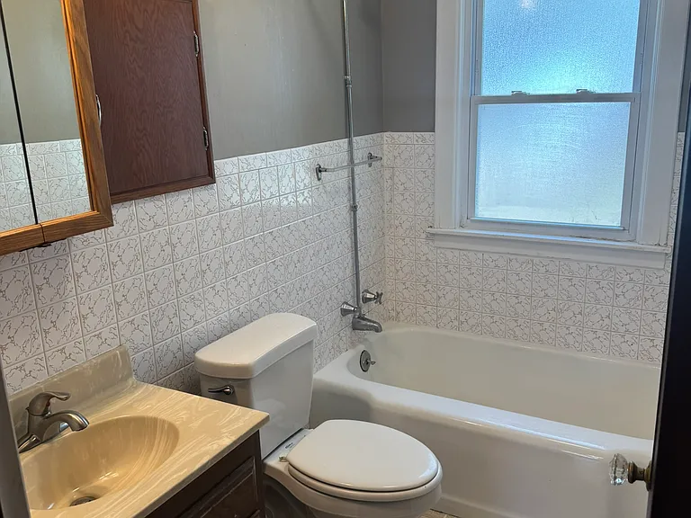 2608 Wilkes Ave — Photo 7