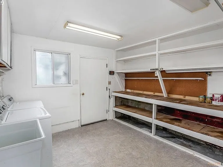 8205 SW Laurel St — Photo 17