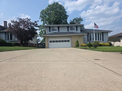 2908 Bowmen Ln, Parma, OH, 44134