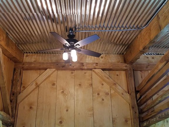 3rd image of 142 Fair Oaks Dr #1