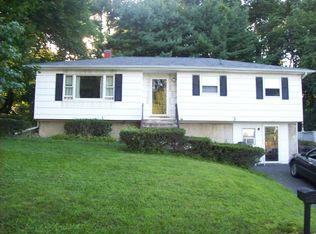 3 Elm Dr, Stony Pt, NY 10980