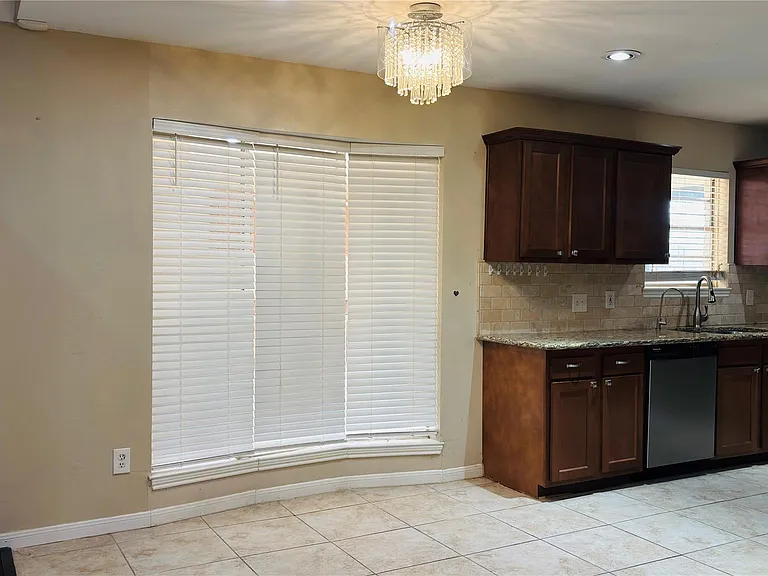 11407 Hazen St — Photo 10