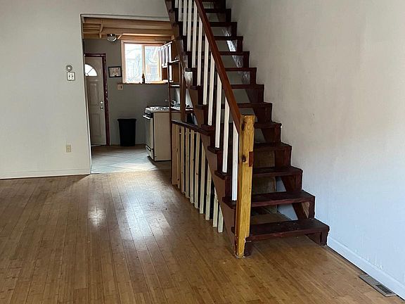 2nd image of 2509 S Sheridan St