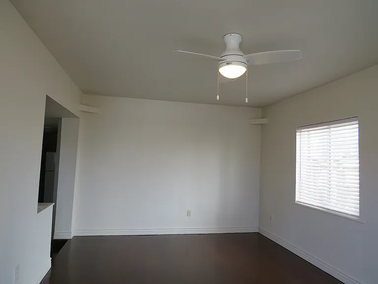 3100 58th St — Photo 3