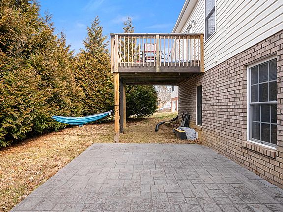 4th image of 231 Mountain Breeze Dr