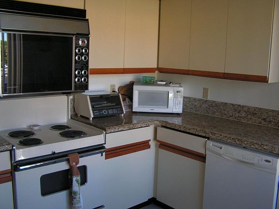 2nd image of 5519 Fairway Park Dr APT 201