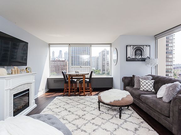 3rd image of 70 W Burton Pl APT 1407F