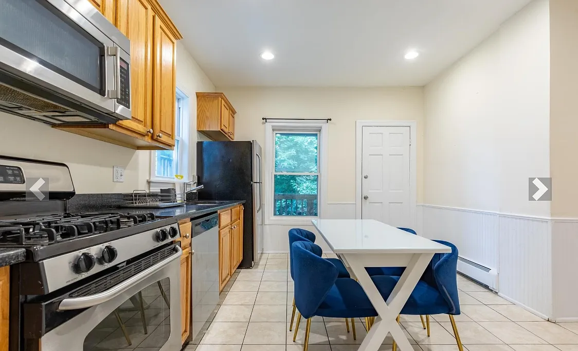Building Photo - 59-61 Hillside St #3X