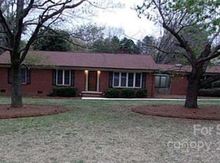 2016 Stallings Rd, Matthews, NC 28104