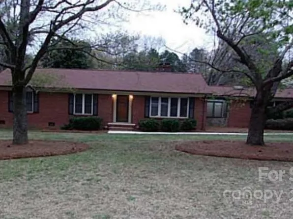 2016 Stallings Rd, Matthews, NC 28104
