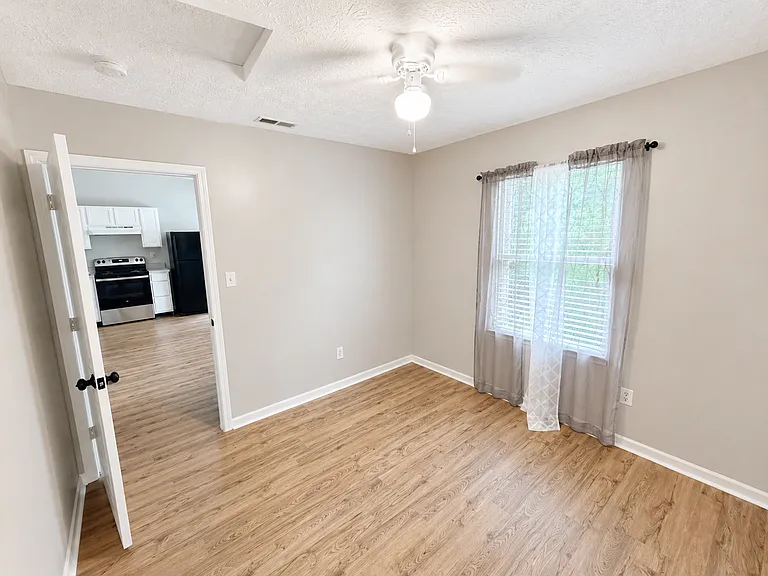 6411 Hunters Creek Blvd — Photo 6
