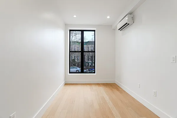 Rented by Yup Realty LLC | media 7