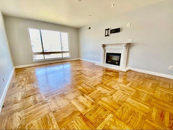 3rd image of 228 Mariposa Ave