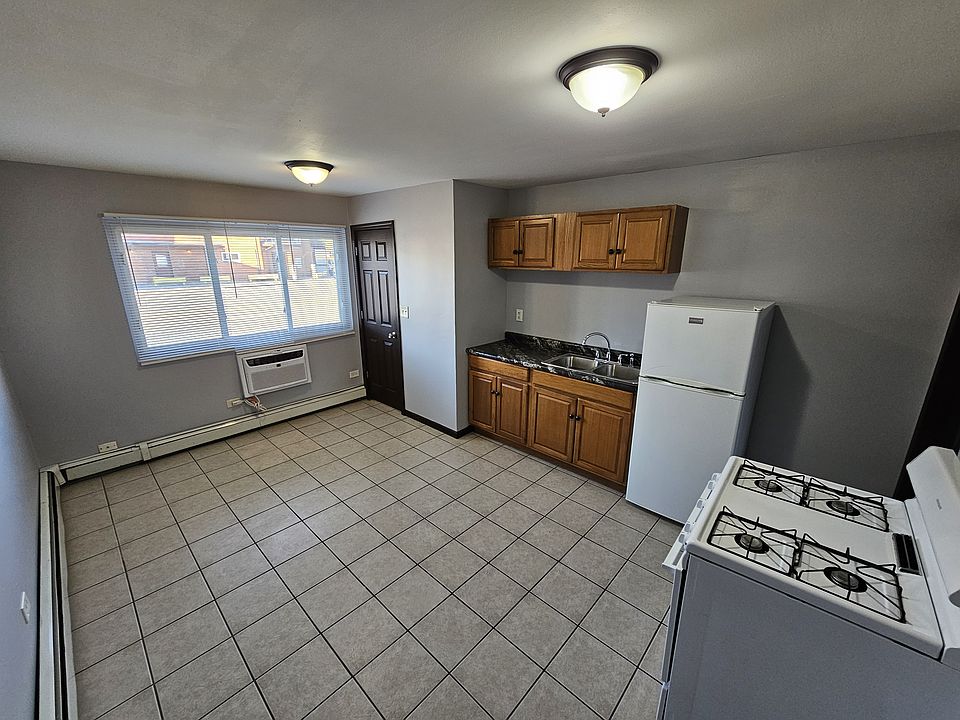 1st image of 4310 Amelia Ave APT 6