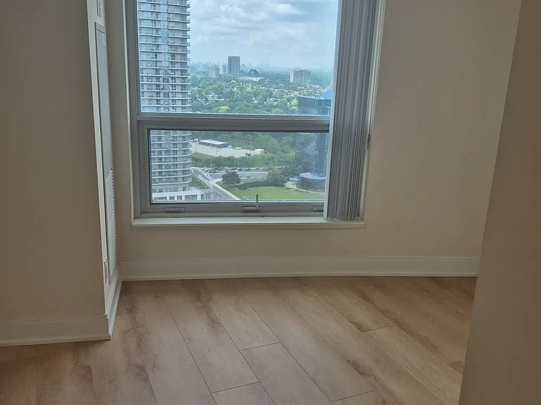 125 Village Green Sq #2708 — Photo 8