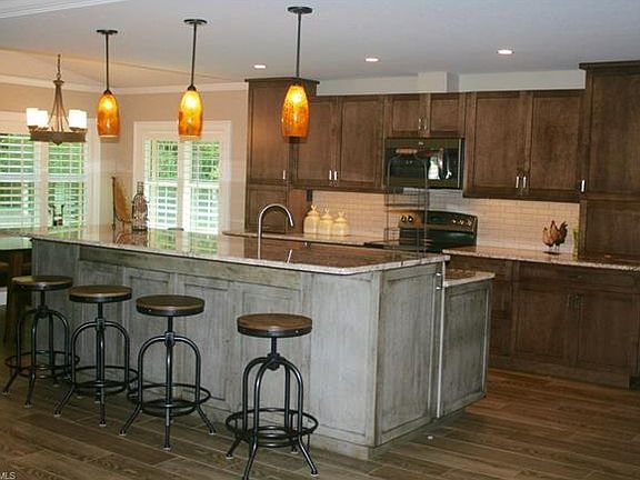 5th image of 28016 W Brook Dr