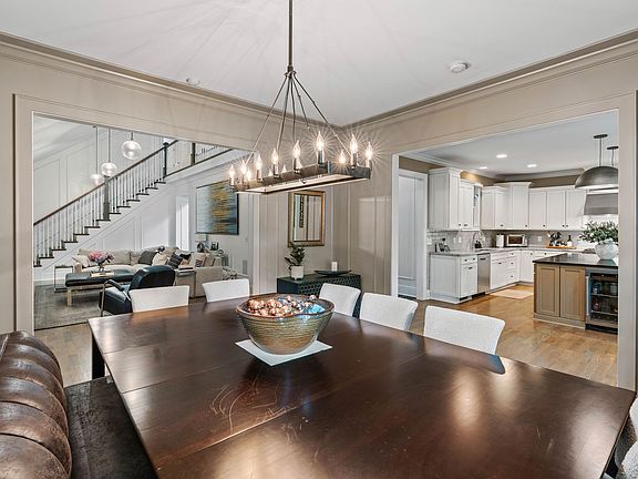 5th image of 3907 Trimble Rd