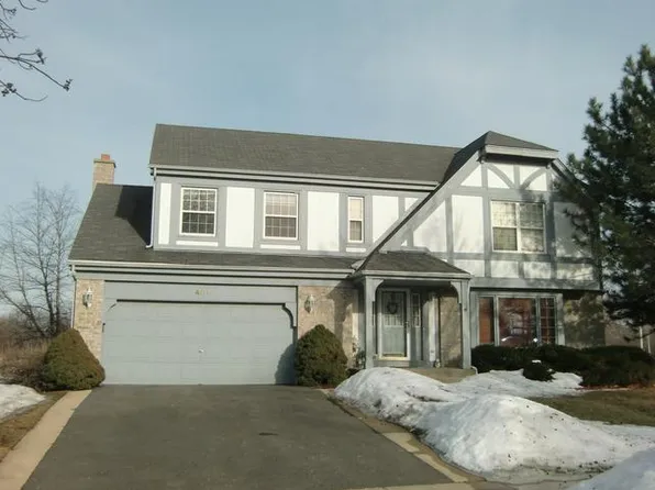 401 Woodcroft Ln, Schaumburg, IL 60173