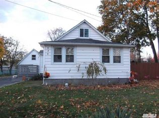 636 Herzel Blvd, West Babylon, NY 11704
