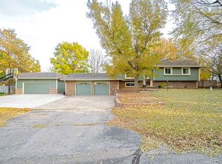 16 Lakeridge Dr, Goddard, KS 67052