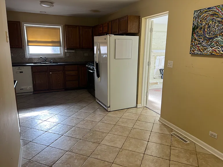 336 S Harvard Ave — Photo 5