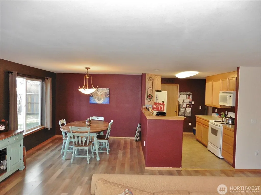 4 bed, 1600 sqft, $2,150 — Photo 4