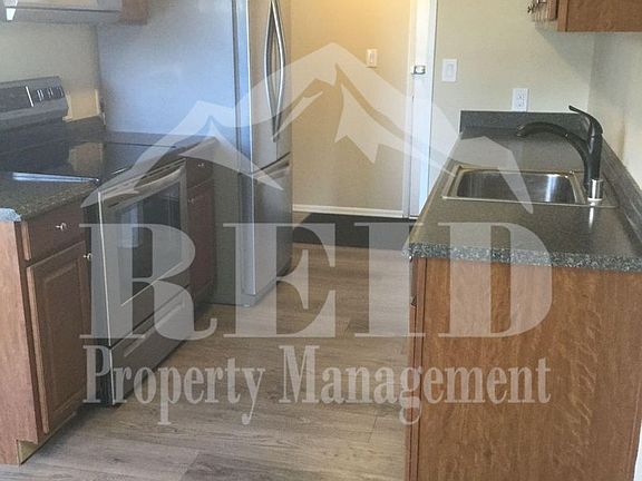 5th image of 924 Shorewood Dr APT B17
